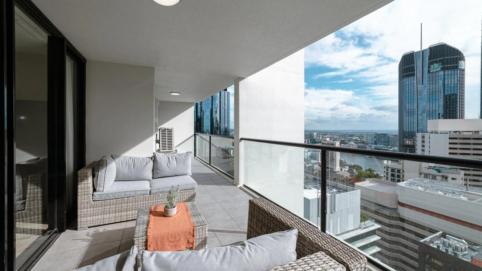 Lux 39Th Floor 2Br 2Bath, River View, Pool, Gym, Wifi 布里斯班 公寓